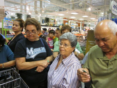 Javier Romero - Publix Sabor 2-26-11 009