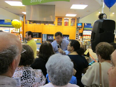 Javier Romero - Publix Sabor 2-26-11 014