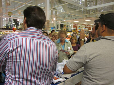 Javier Romero - Publix Sabor 2-26-11 023